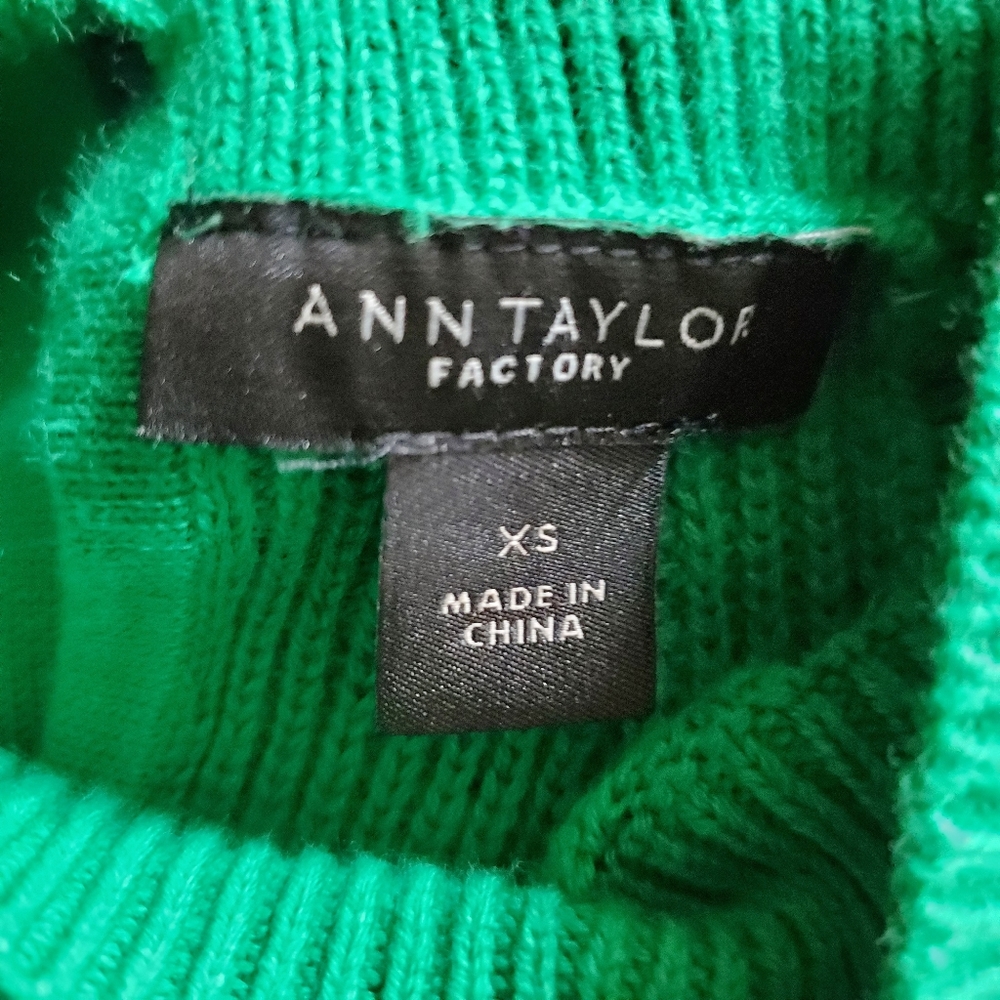 💲OLD🔖AT FACTORY Tie Back Knit Emerald Top - Picture 4 of 5